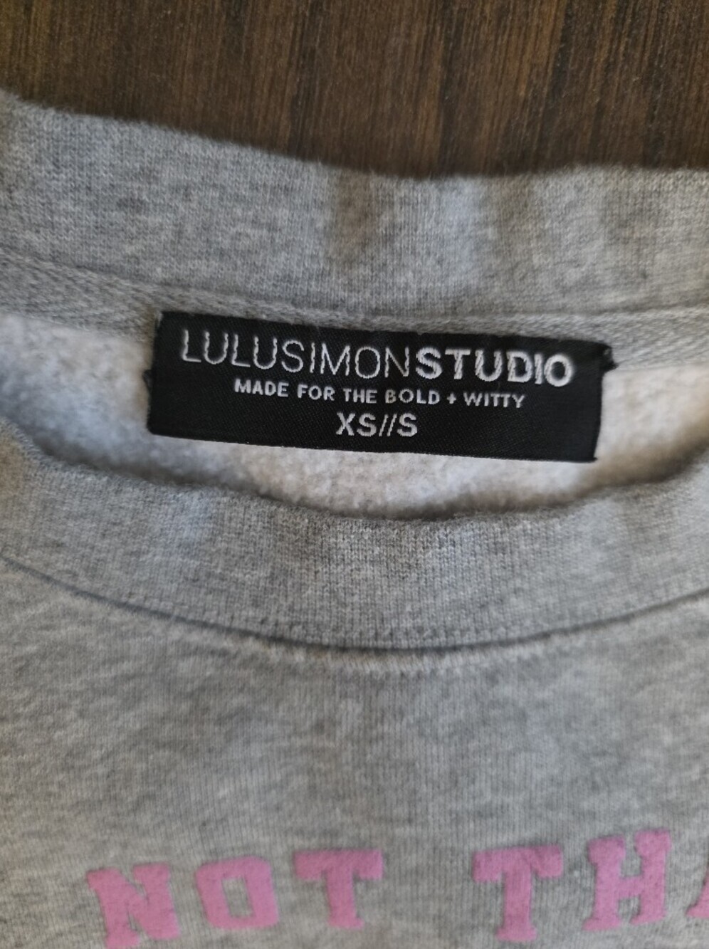 Lulu Simon Studio Gray Cropped Sweatshirt with Pink Graphic - Picture 3 of 4